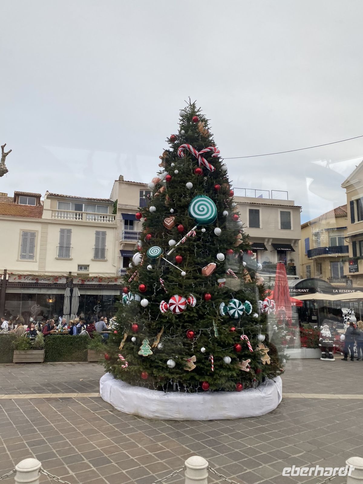 Weihnachtsbaum in St. Tropez .JPEG &ndash; &copy; Anne Fohlert (Eberhardt TRAVEL)
