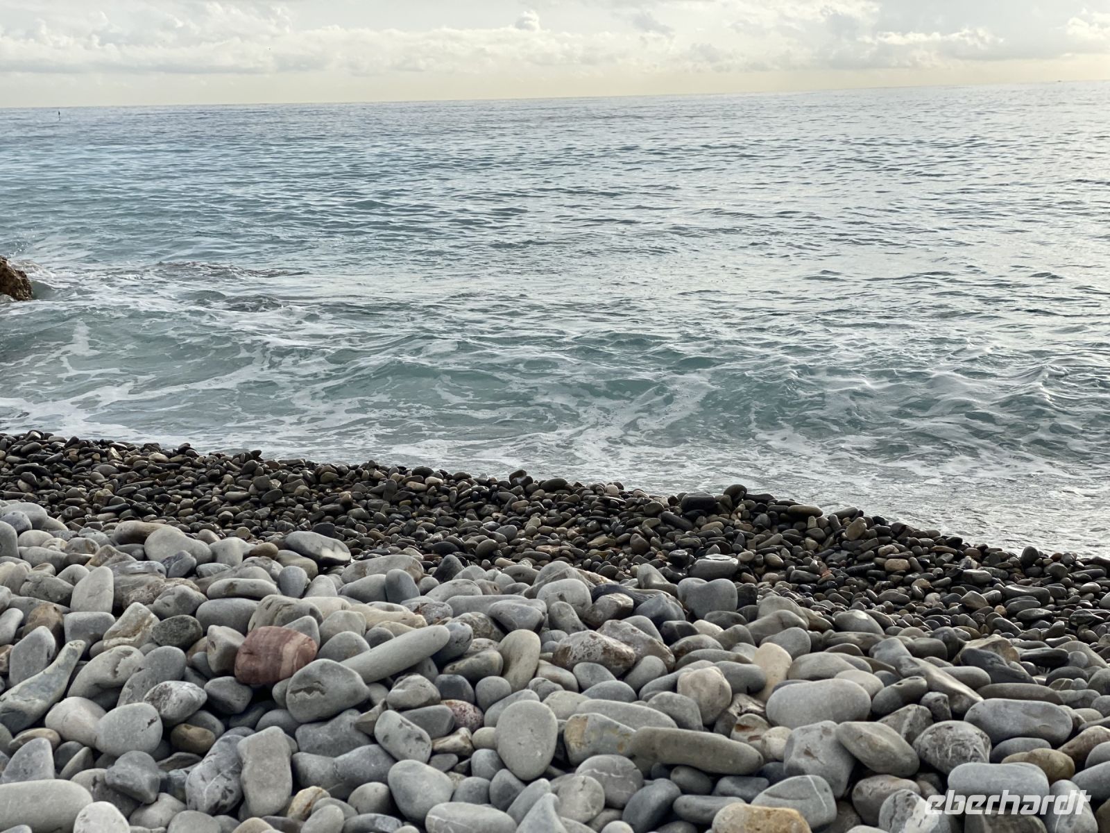 Wellenrauschen in Nizza .JPEG &ndash; &copy; Anne Fohlert (Eberhardt TRAVEL)