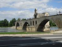 und die Pont de Avignon