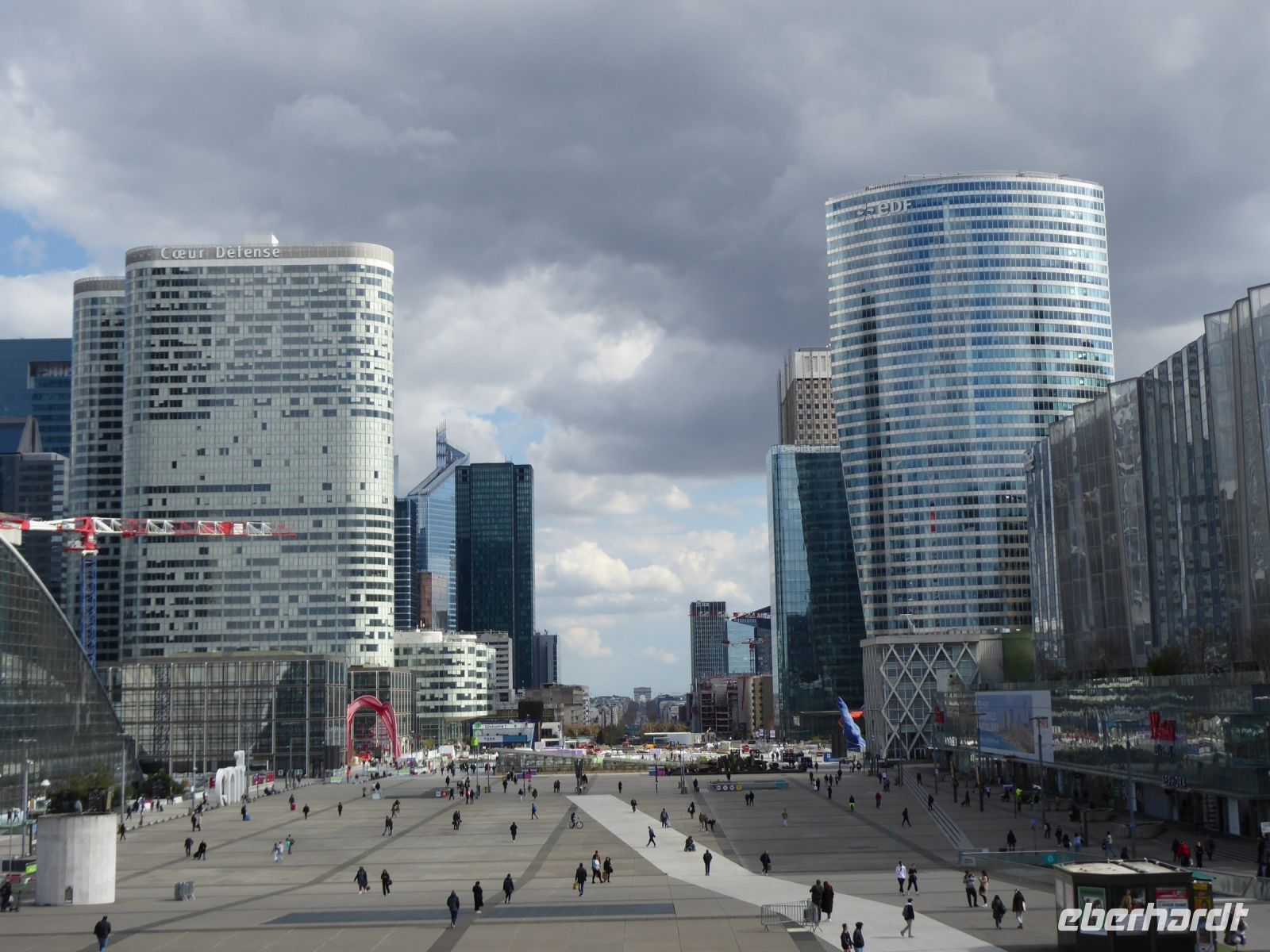 Tag 2 07.04.2023 Entdeckerspaziergang, La Défense &ndash; &copy; Gabriele Sauer (Eberhardt TRAVEL)