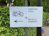 Parkplatz mit Schlossanbindung