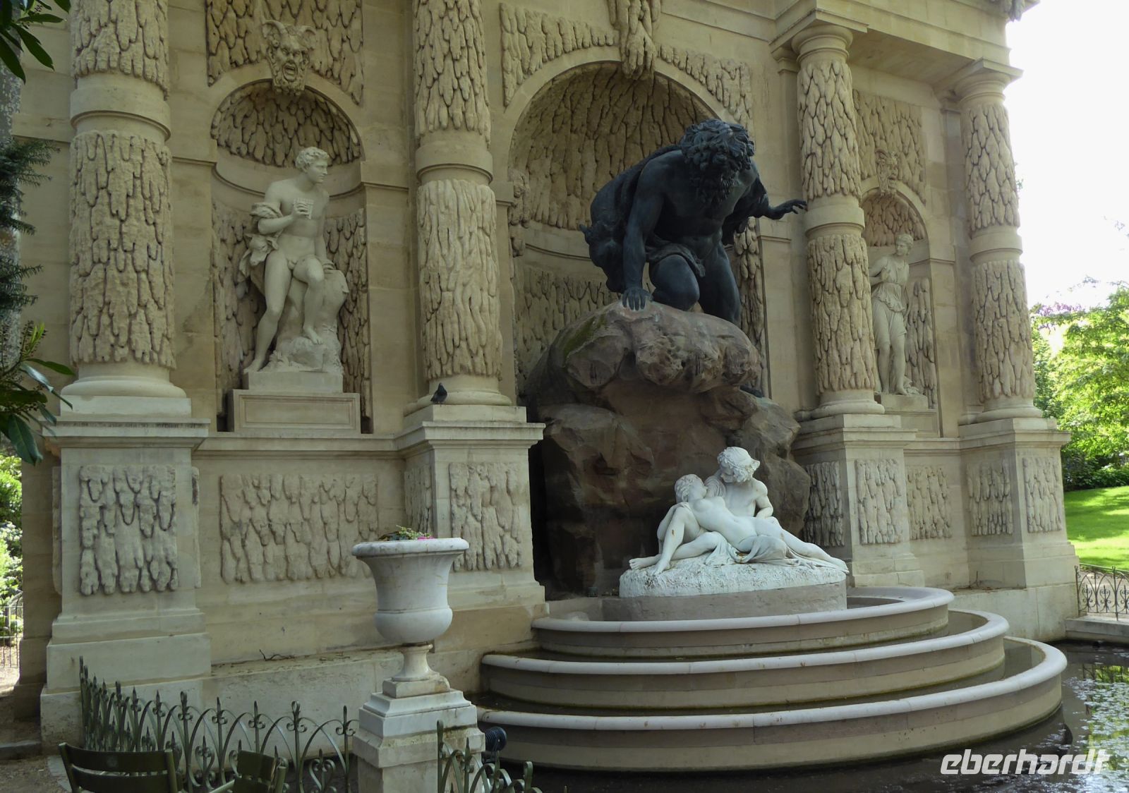 Tag 6 04.05.2023 Spaziergang am Morgen: Medici Brunnen im Jardin de Luxembourg &ndash; &copy; Gabriele Sauer (Eberhardt TRAVEL)