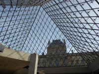 Tag 2 30.04.2023  Im Louvre, große Pyramide &ndash; &copy; Gabriele Sauer (Eberhardt TRAVEL)