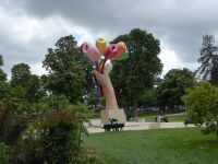 Tag 3 01.05.2023  Skulptur von Jeff Koons &ndash; &copy; Gabriele Sauer (Eberhardt TRAVEL)