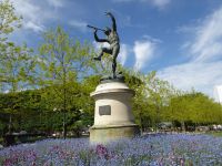 Tag 6 04.05.2023 Spaziergang am Morgen im Jardin de Luxembourg, Faun &ndash; &copy; Gabriele Sauer (Eberhardt TRAVEL)