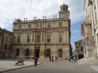 Arles - Rathaus neben der Kathedrale &ndash; &copy; Hans-Joachim Trutz (Eberhardt TRAVEL)