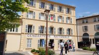 St Tropez Gendarmerie Nationale &ndash; &copy; Beate Schroedter (Eberhardt TRAVEL)