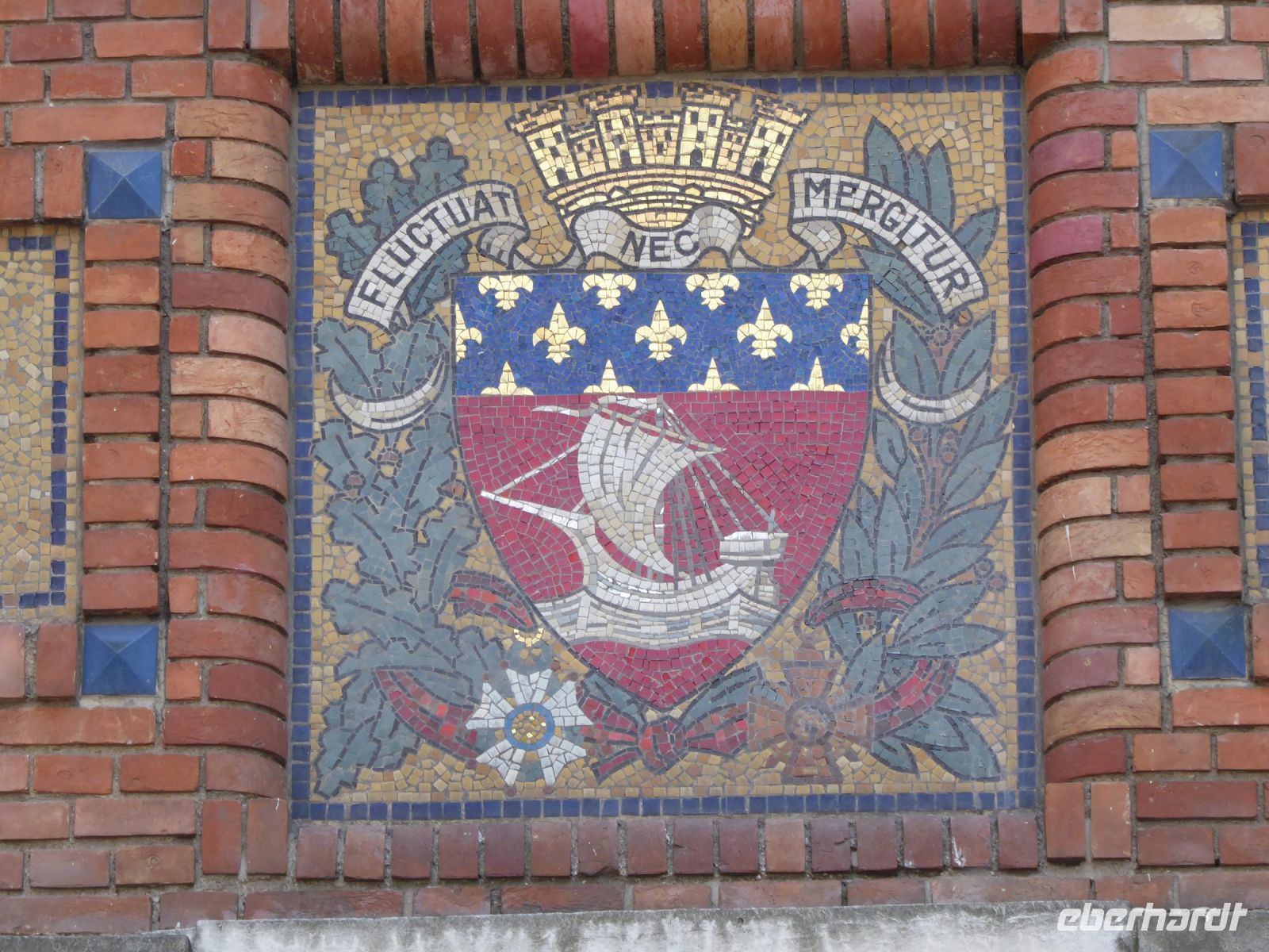 Tag 3 29.05.2023 Entdeckertour, Wappen von Paris &ndash; &copy; Gabriele Sauer (Eberhardt TRAVEL)