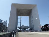 Tag 2 28.05.2023 Stadterkundung, La Défense, Le grand arche &ndash; &copy; Gabriele Sauer (Eberhardt TRAVEL)