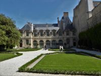 Tag 4 30.05.2023 Spaziergang im Marais, Hôtel de Sully &ndash; &copy; Gabriele Sauer (Eberhardt TRAVEL)