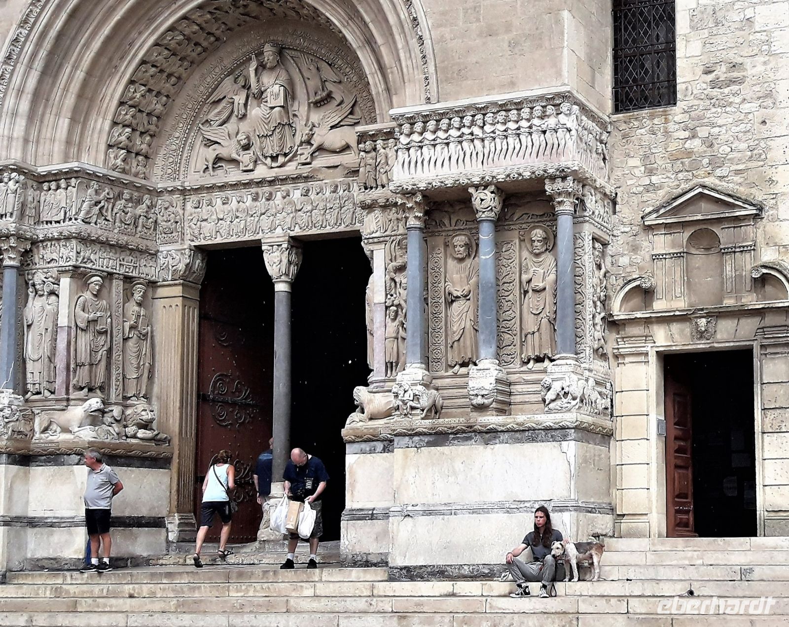 Kirche St.Trophime &ndash; &copy; Gina Egenolf (Eberhardt TRAVEL)