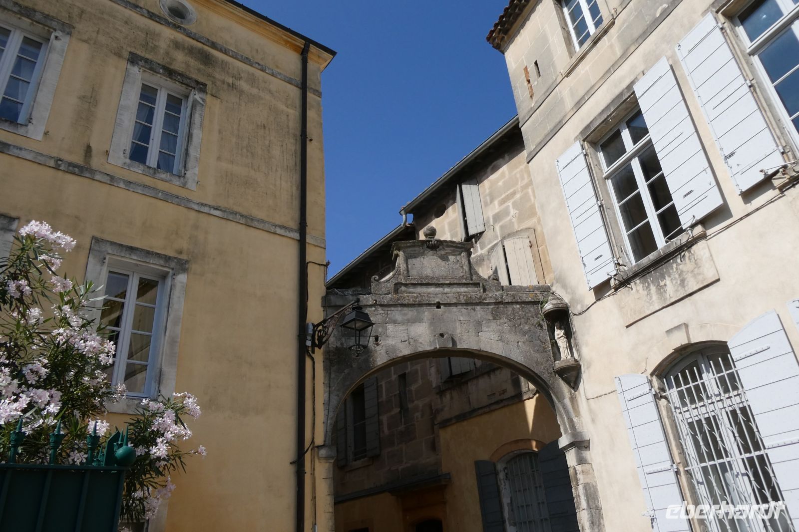 Torbogen in Arles &ndash; &copy; Gina Egenolf (Eberhardt TRAVEL)