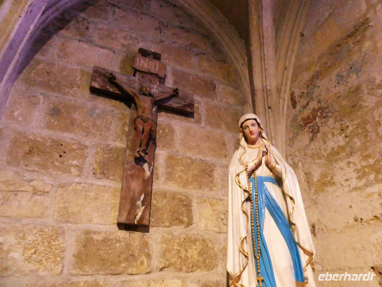 in der Kirche Notre-Dame-des-Sablons in Aigues-Mortes &ndash; &copy; Gina Egenolf (Eberhardt TRAVEL)