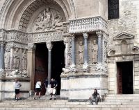 Kirche St.Trophime &ndash; &copy; Gina Egenolf (Eberhardt TRAVEL)