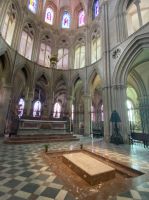 Das Grab von Wilhelm dem Eroberer (†1087) &ndash; &copy; Gerold Achim Adamietz (Eberhardt TRAVEL)