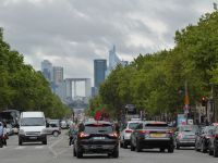 Tag 4 Blick nach La Défense &ndash; &copy; Gabriele Sauer (Eberhardt TRAVEL)
