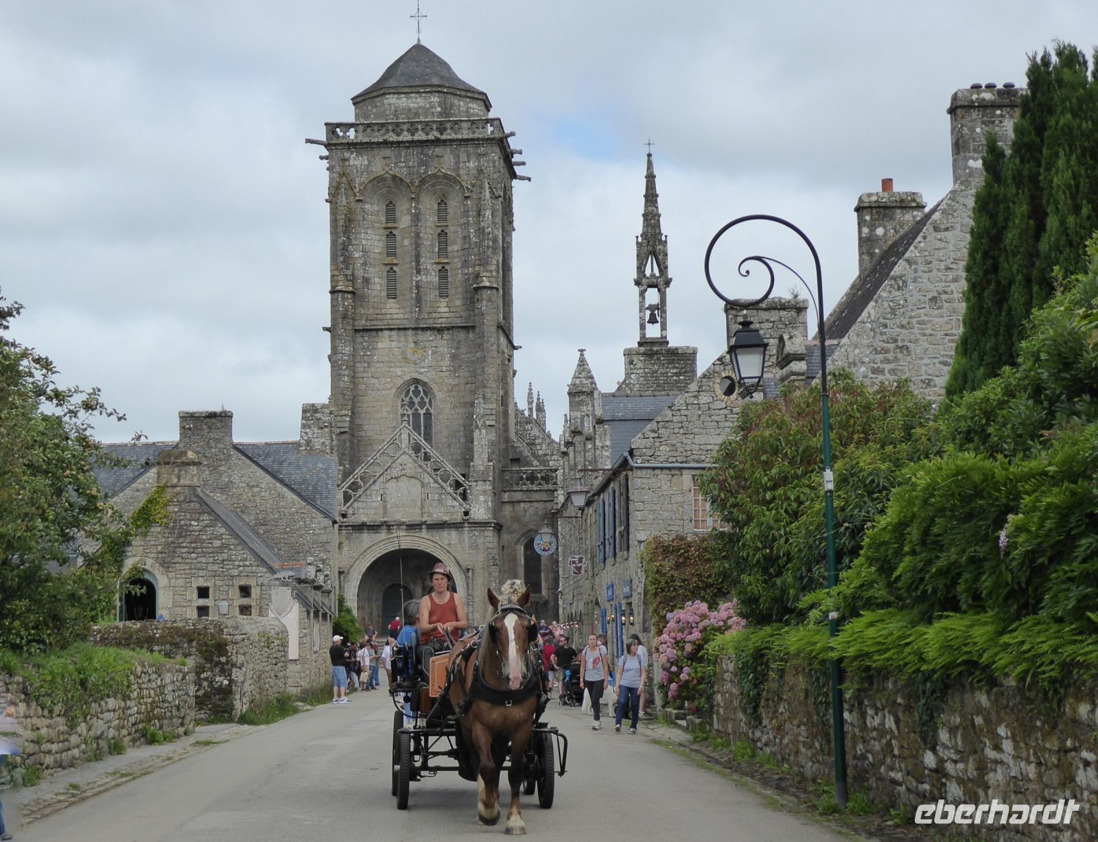 Tag 6 10.08.2023 Entdeckerspaziergang in Locronan &ndash; &copy; Gabriele Sauer (Eberhardt TRAVEL)