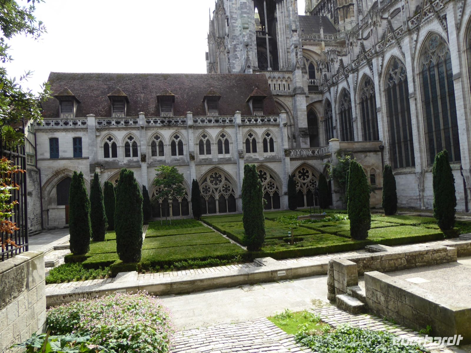 Tag 10 14.08.2023 Stadtführung in Rouen, Kreuzgang &ndash; &copy; Gabriele Sauer (Eberhardt TRAVEL)