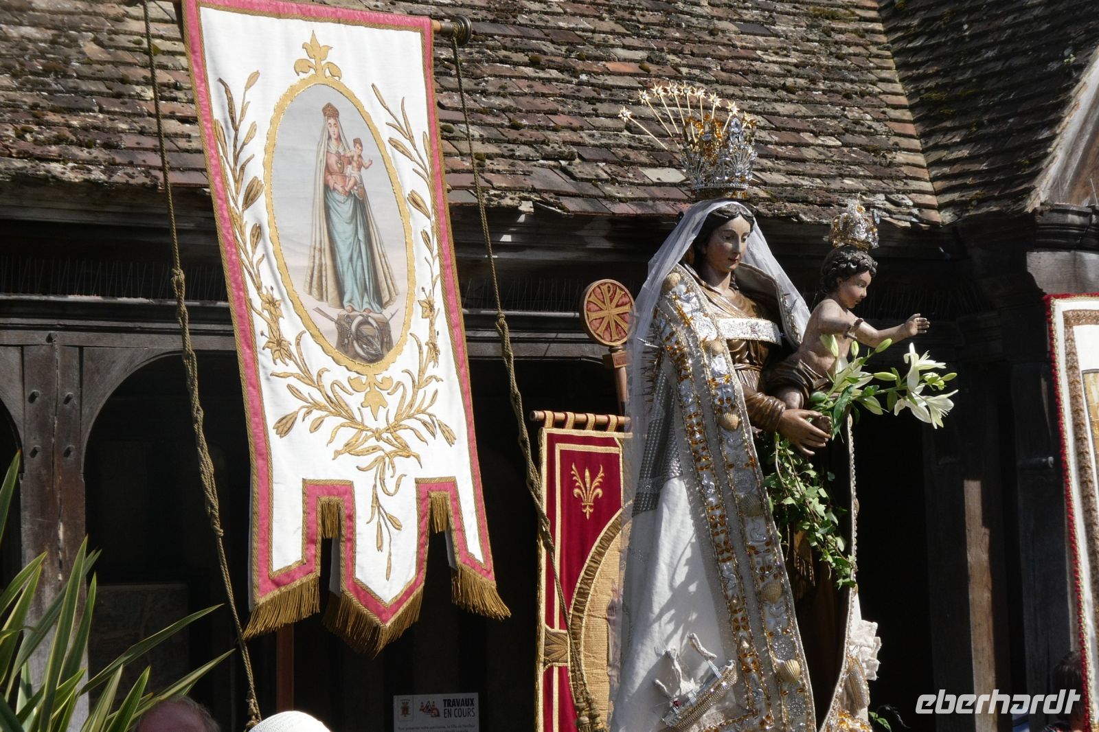 zurück in die Kirche &ndash; &copy; Gina Egenolf (Eberhardt TRAVEL)