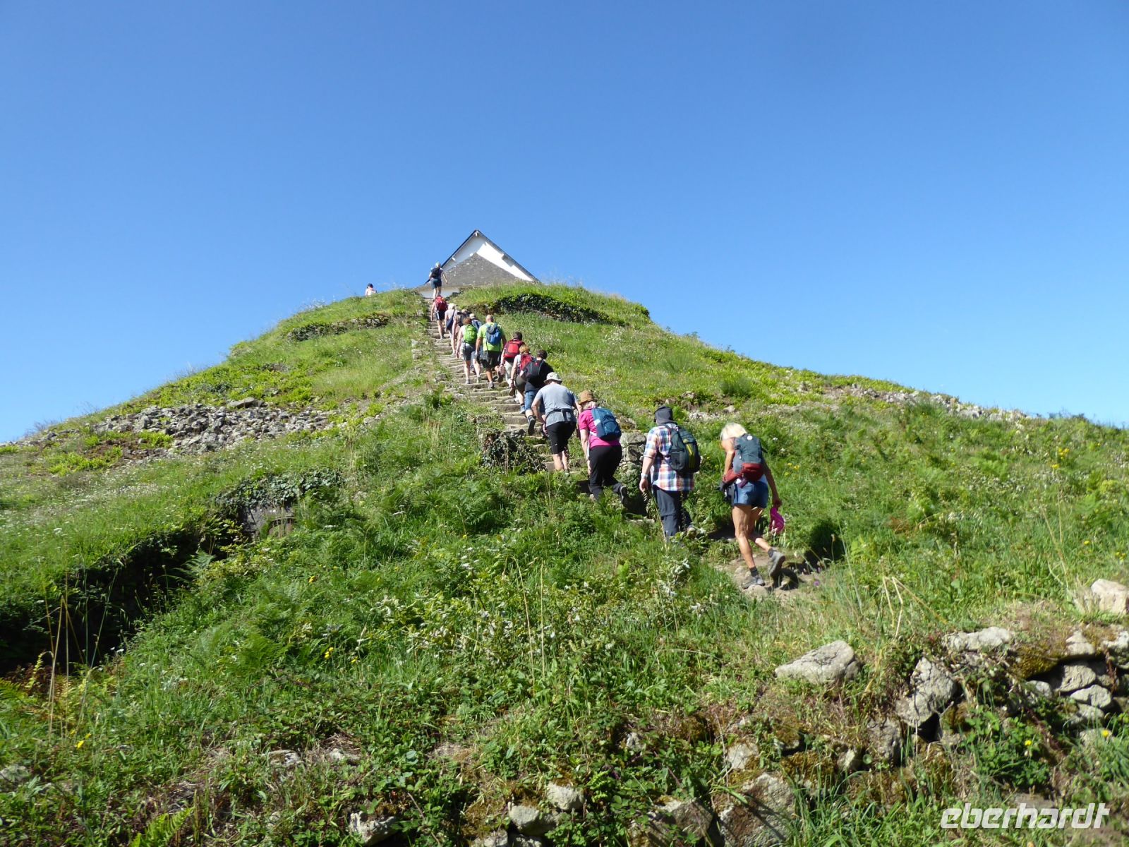 Tag 4 22.08.2023 Tumulus St. Michel  &ndash; &copy; Gabriele Sauer (Eberhardt TRAVEL)