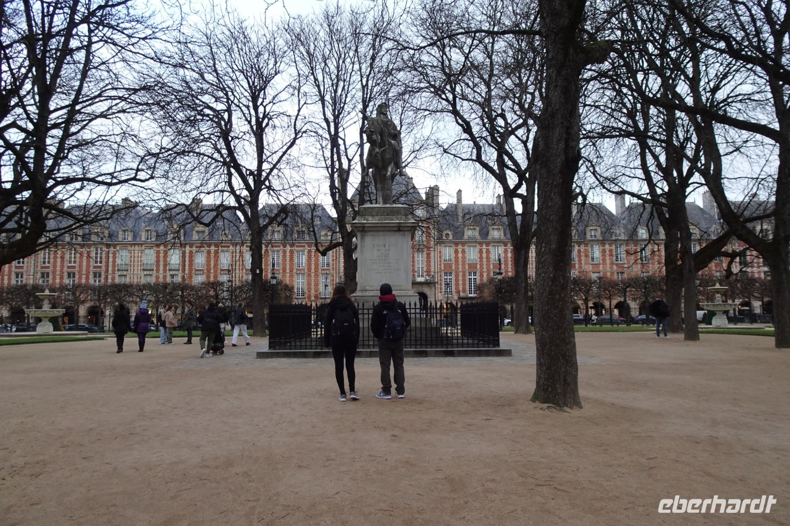 Tag 3, 30.12.2023 Denkmal auf der Place des Vosges &ndash; &copy; Gabriele Sauer (Eberhardt TRAVEL)