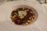 Tag 1, 28.12.2023 Oeuf parfait facon meurette &ndash; &copy; Gabriele Sauer (Eberhardt TRAVEL)