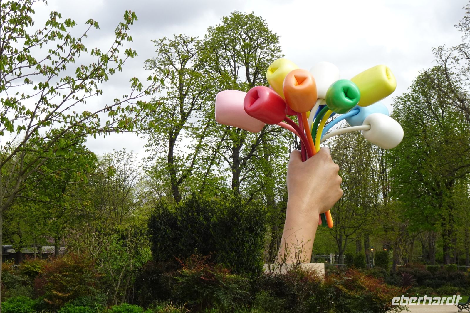 Tag 2, 29.03.2024 Stadtrundfahrt, Jeff Koons: Blumenstrauß &ndash; &copy; Gabriele Sauer (Eberhardt TRAVEL)