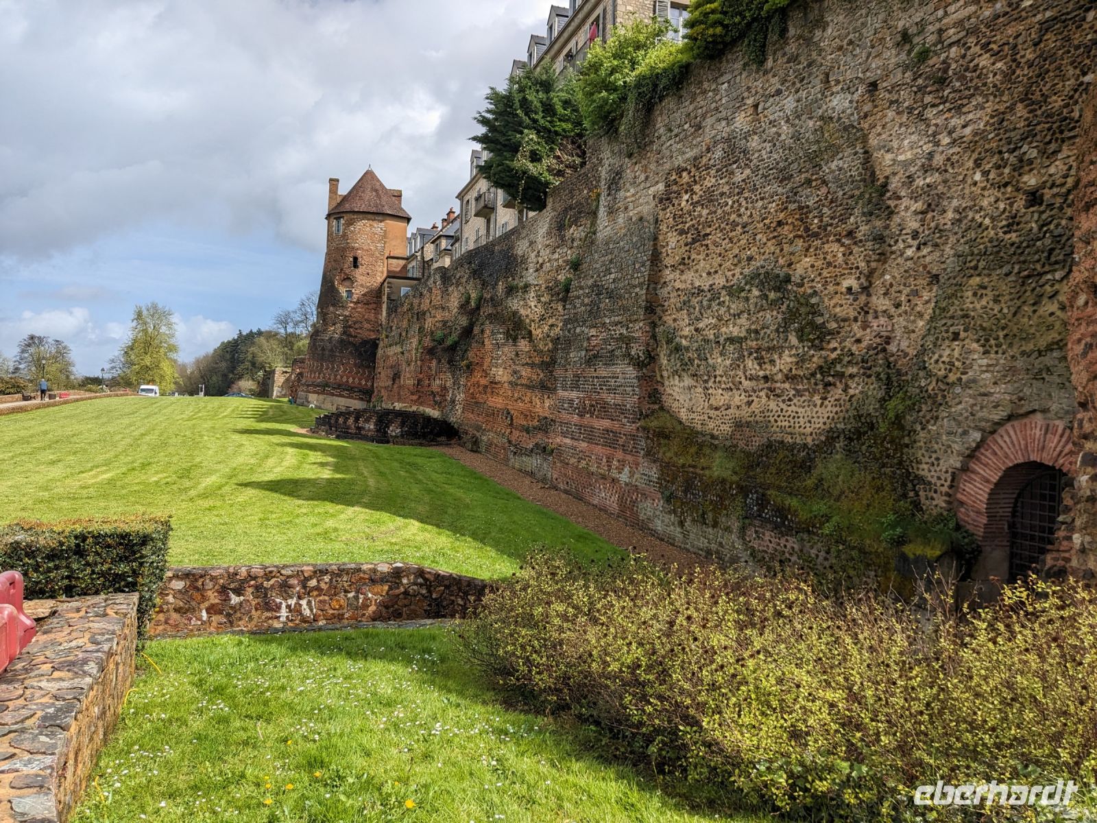 Gallorömische Stadtmauer Le Mans.jpg &ndash; &copy; Dr. Michael Krause (Eberhardt TRAVEL)