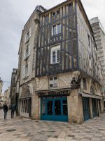 schieferverkleidetes Fachwerkhaus, La Rochelle Altstadt.jpg &ndash; &copy; Dr. Michael Krause (Eberhardt TRAVEL)