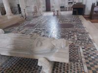 Abbaye de Fleury: Grabtafel König Philipp II. &ndash; &copy; Dieter Braune (Eberhardt TRAVEL)