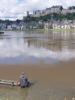 Chinon: Diesem Angler bietet das Hochwasser der Vienne neue Perspektiven &ndash; &copy; Dieter Braune (Eberhardt TRAVEL)