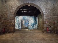 Vannes La Cohue Ausstellung von Salomé Fauc &ndash; &copy; Beate Schroedter (Eberhardt TRAVEL)
