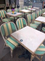 Bistro-Stühle &ndash; &copy; Wolfgang Kowalewski (Eberhardt TRAVEL)