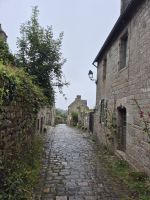 16 Locronan bei Regen.jpg &ndash; &copy; Lutz Finkler (Eberhardt TRAVEL)