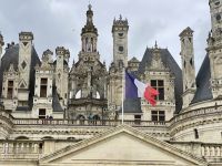 RADREISE LOIRE 3.-11.9.24: Die Tricolore weht auch im Schloss &ndash; &copy; Ekkehard Villing (Eberhardt TRAVEL)