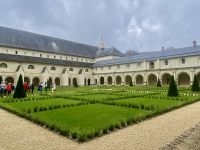 RADREISE LOIRE 3.-11.9.24: Der Kreuzgang  in Fontevraud &ndash; &copy; Ekkehard Villing (Eberhardt TRAVEL)