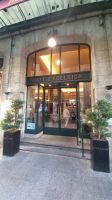 Brasserie Excelsior Eingang &ndash; &copy; Rena Becker (Eberhardt TRAVEL)