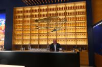 fachmännische Erklärung bei Martell &ndash; &copy; Gina Egenolf (Eberhardt TRAVEL)