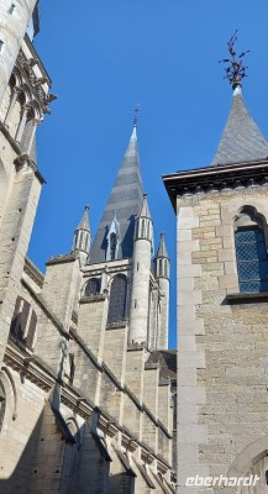 Dijon - Türme der Saint-Brénigne Kathedrale &ndash; &copy; Ute Solf (Eberhardt TRAVEL)