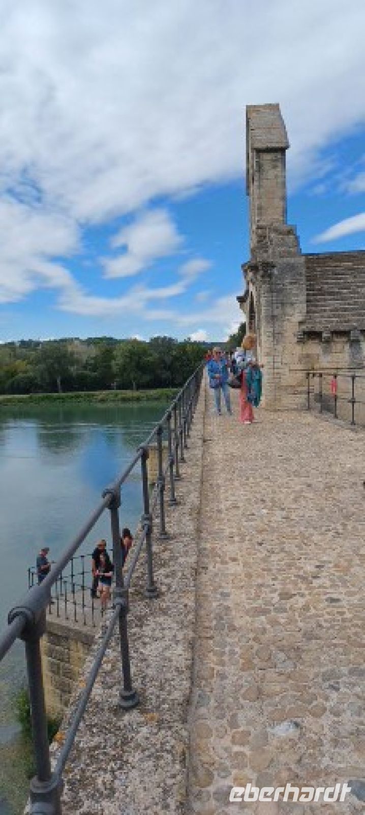 Glockengiebel der Nikolauskapelle auf der Brücke St. Bénézet &ndash; &copy; Ute Solf (Eberhardt TRAVEL)