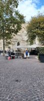 Avigon- vor dem Papstpalast -Platz Daniel Sorano &ndash; &copy; Ute Solf (Eberhardt TRAVEL)