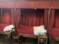 Burgund vom Feinsten - Krankenbett im Hotel Dieu in Beaune &ndash; &copy; Ekkehard Villing (Eberhardt TRAVEL)