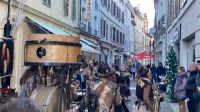 Musik und Gaukler &ndash; &copy; G. Adamietz (Eberhardt TRAVEL)