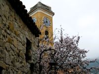 Kirchturm von Èze &ndash; &copy; Gina Egenolf (Eberhardt TRAVEL)