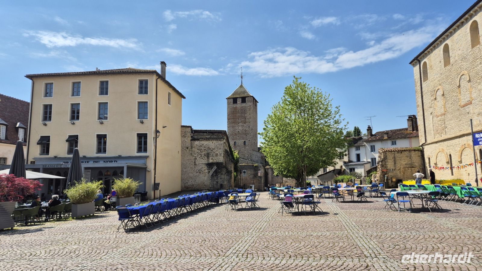 Cluny: Marktplatz und Tour de Fromage &ndash; &copy; Sinah Witzig (Eberhardt TRAVEL)