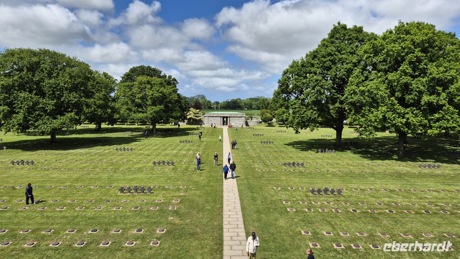 Soldatenfriedhof La Cambe &ndash; &copy; Sinah Witzig (Eberhardt TRAVEL)