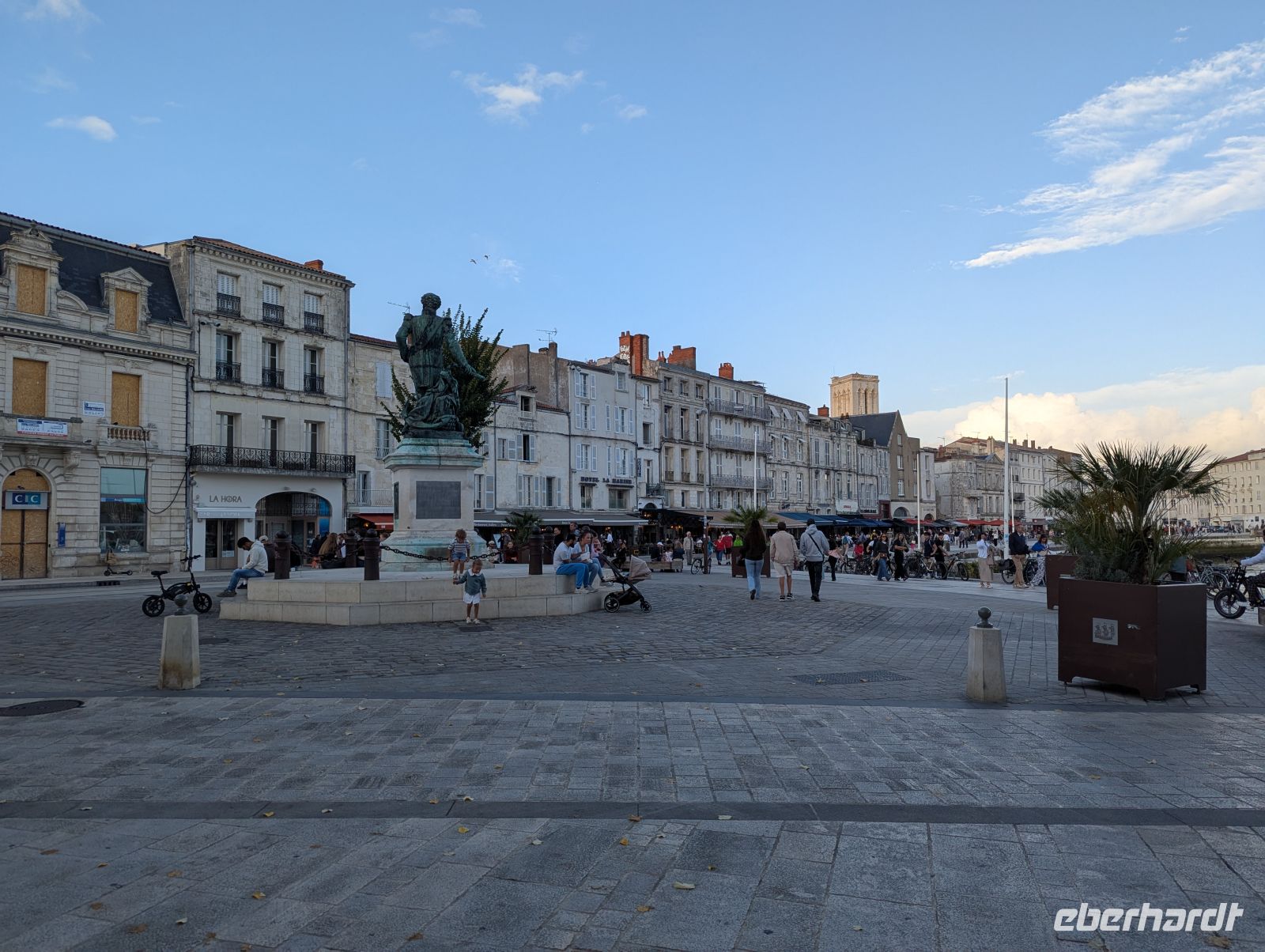 13. Atmoshäre am alten Hafen von La Rochelle.jpg &ndash; &copy; Florian Härtl (Eberhardt TRAVEL)