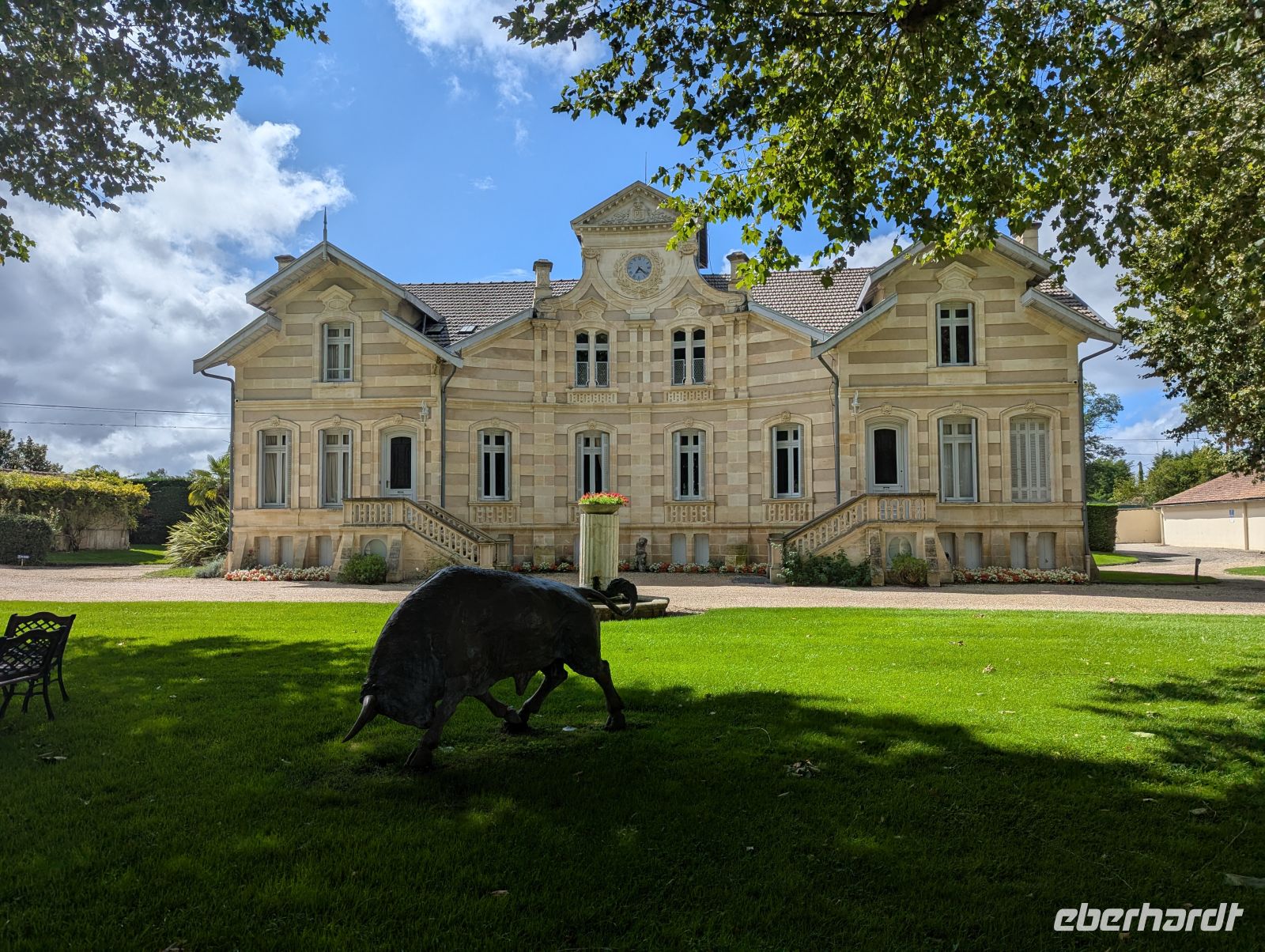 28. Das Chatêau Maucaillou im Médoc.jpg &ndash; &copy; Florian Härtl (Eberhardt TRAVEL)