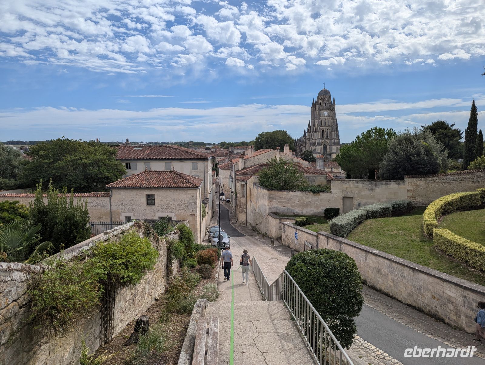 32. Blick über die Altstadt von Saintes.jpg &ndash; &copy; Florian Härtl (Eberhardt TRAVEL)