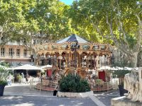 Karussell in Avignon  &ndash; &copy; Gina Egenolf (Eberhardt TRAVEL)